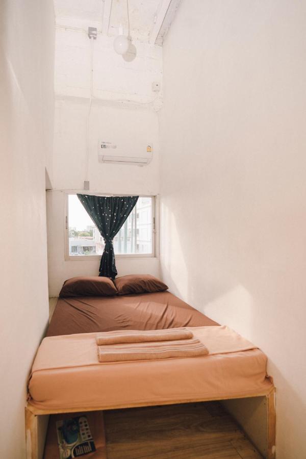 Liberta Hostel Bangkok Ngoại thất bức ảnh