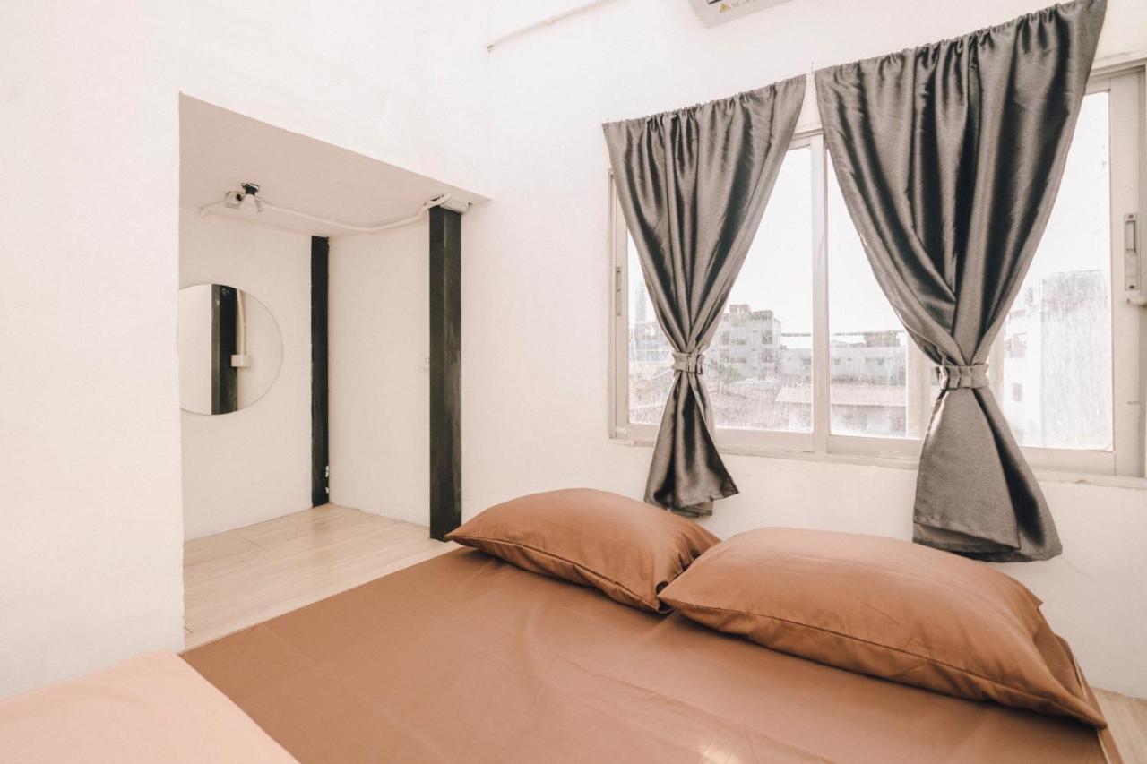 Liberta Hostel Bangkok Ngoại thất bức ảnh