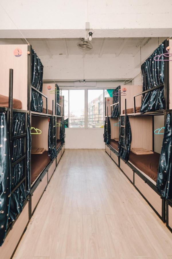 Liberta Hostel Bangkok Ngoại thất bức ảnh