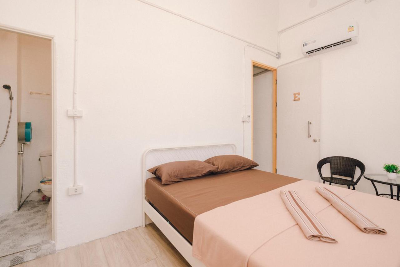 Liberta Hostel Bangkok Ngoại thất bức ảnh