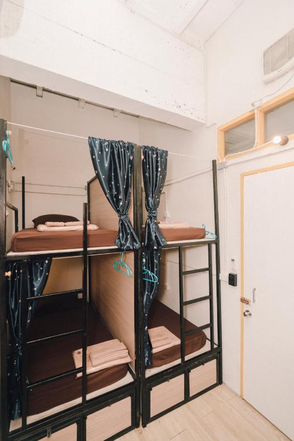 Liberta Hostel Bangkok Ngoại thất bức ảnh