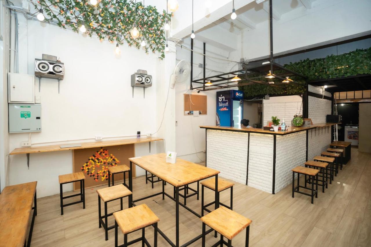 Liberta Hostel Bangkok Ngoại thất bức ảnh