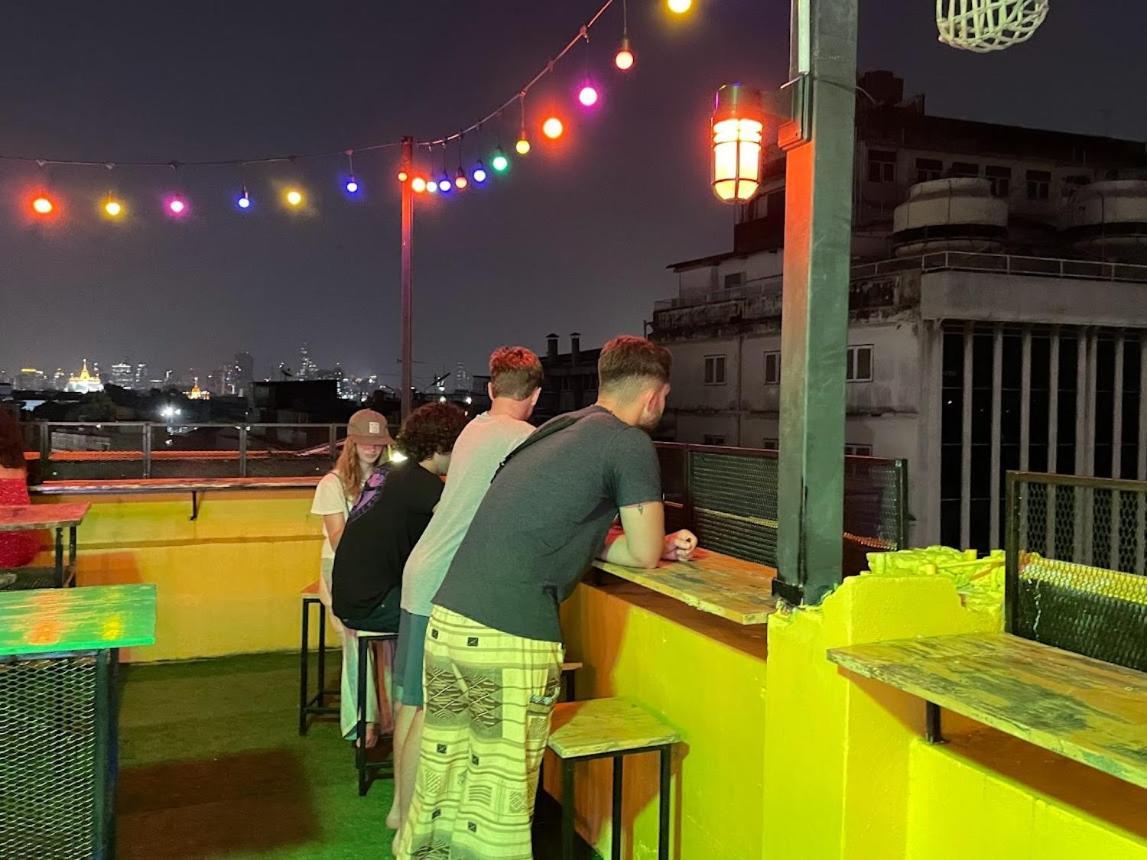 Liberta Hostel Bangkok Ngoại thất bức ảnh