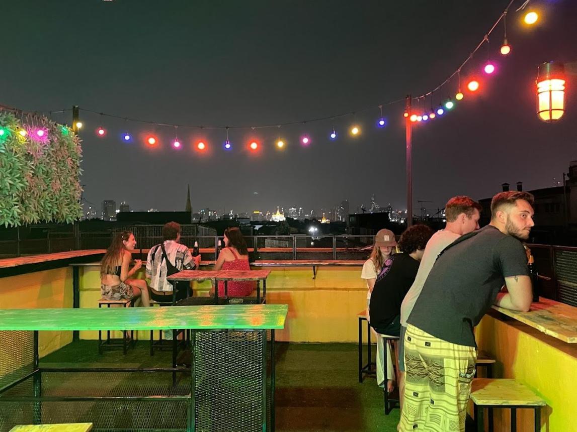 Liberta Hostel Bangkok Ngoại thất bức ảnh